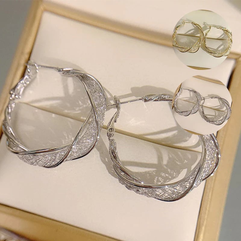 Pendientes retorcidos de moda